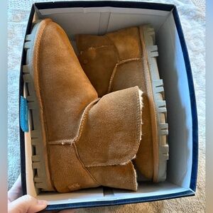 Like New (10) Suede Boots